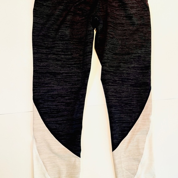Outdoor Voices High Rise Leggings - Picture 4 of 7